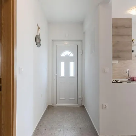 In Karbuni With Sea View, Balcony, Air Conditioning, Wifi 5078-3 Blato (Korcula)