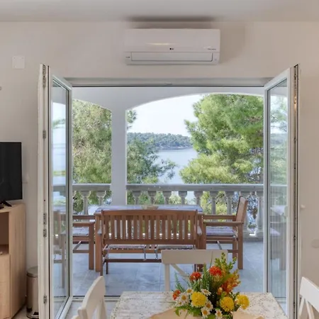 In Karbuni With Sea View, Balcony, Air Conditioning, Wifi 5078-3 *